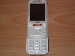 Ремонт телефона Sony Ericsson W850i не заряжается, не работает микрофон