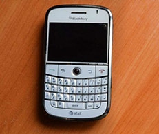 Ремонт телефона BlackBerry 9000 не включается