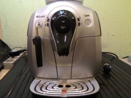 Ремонт кофемашины Saeco Xsmall не делает кофе горит индикатор ошибки.
