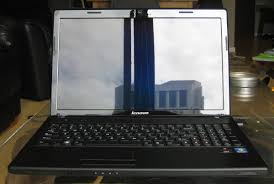 Ремонт ноутбука Lenovo G575 Сломан корпус